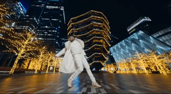 Veja o novo clipe do cantor, "Miracle", com a letra e a tradução!