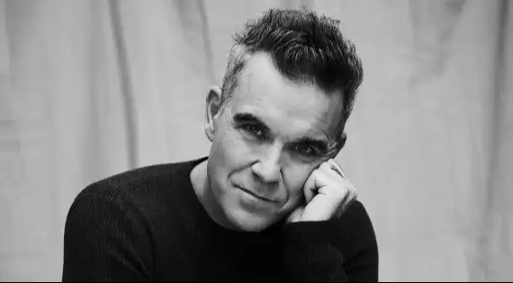 Ouça a nova música, "Morrissey", com letra e tradução!