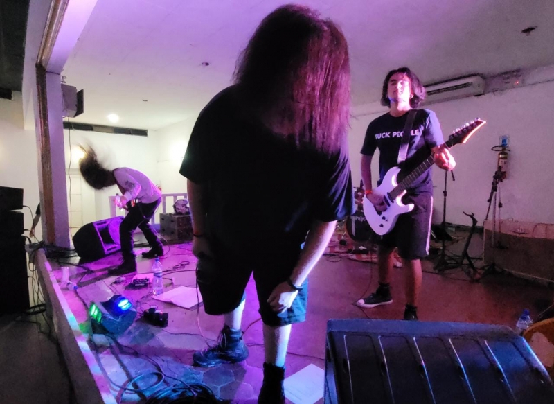 under-the-curse - Fotos